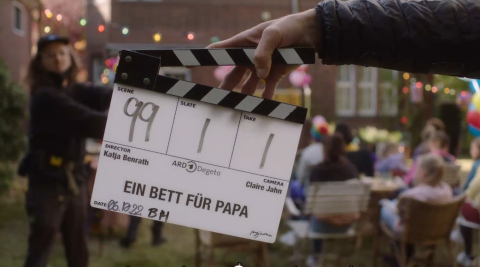 Abbildung von Filmklappe vom Dreh für Ein Zimmer für Papa